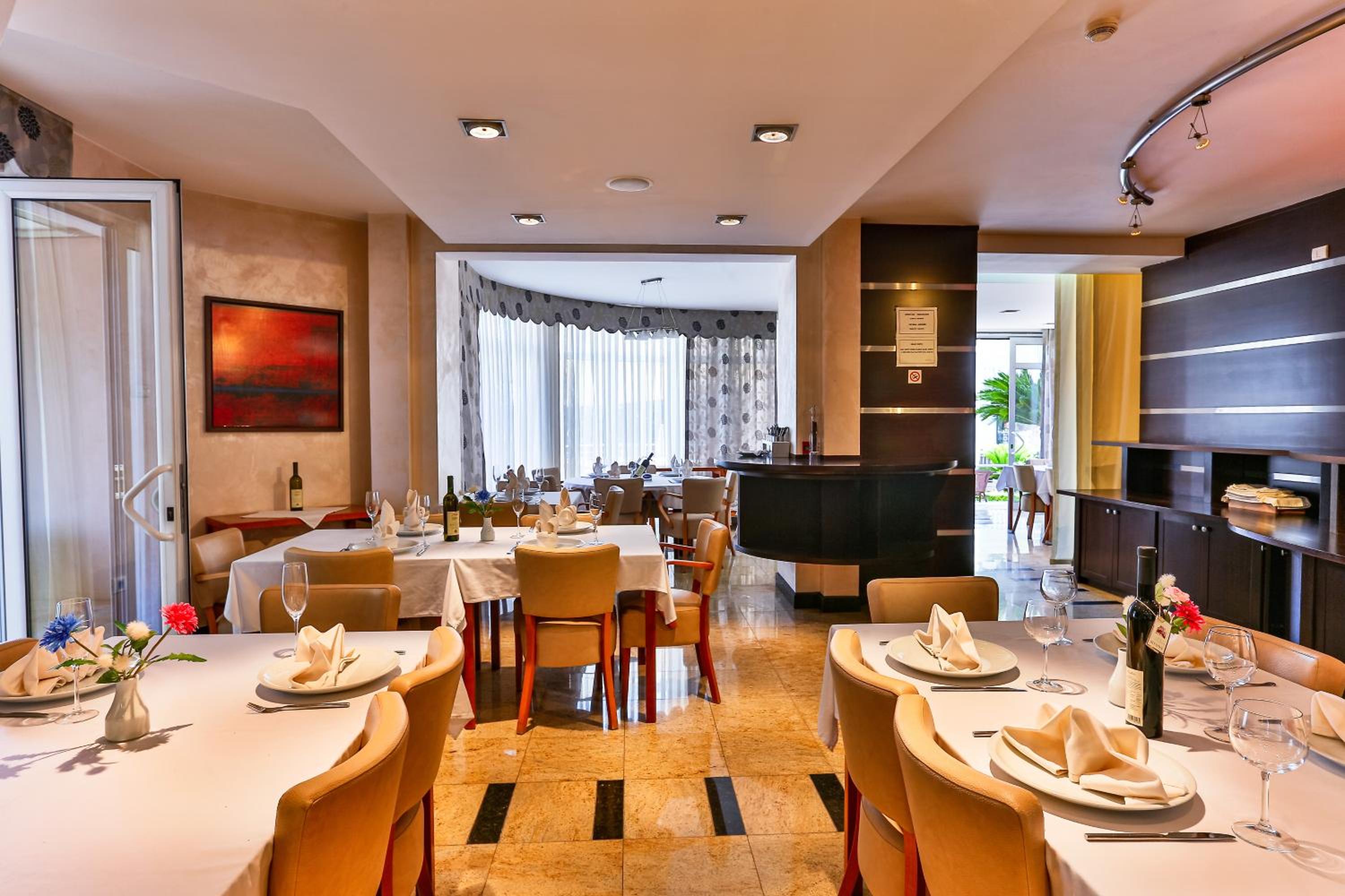 Hotel Max Prestige 36/50