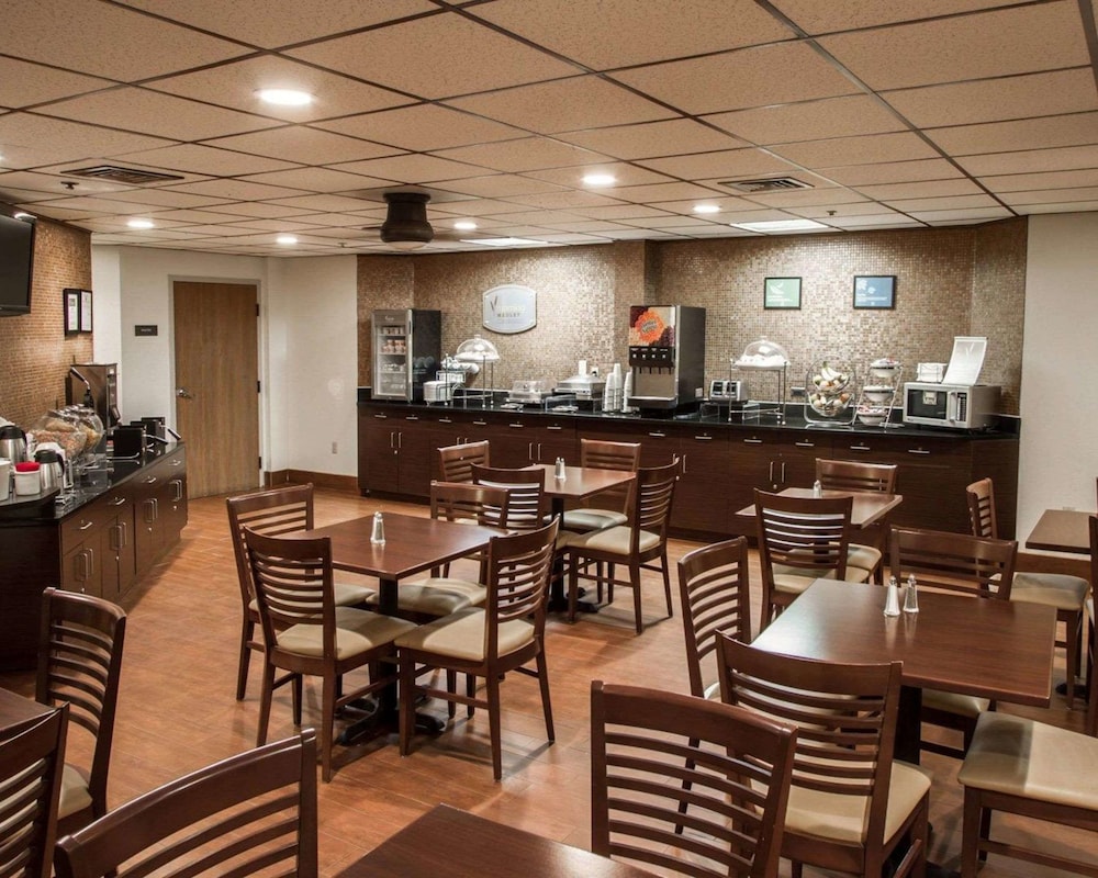 Sleep Inn Suites Buffalo Airport 43/63