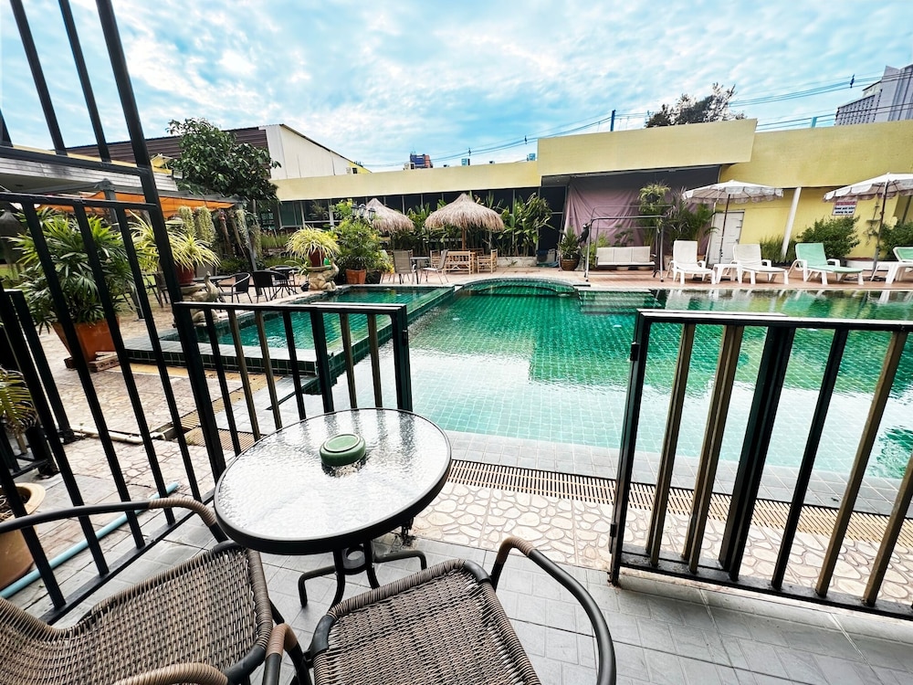 Anantra Pattaya Resort by CPG 42/44