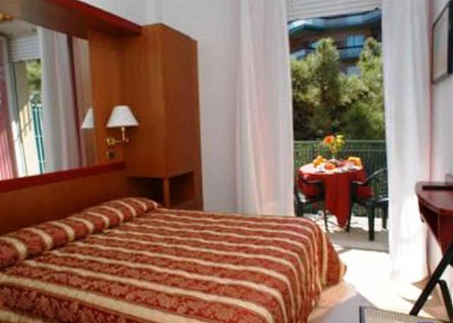 Hotel Nadir 20/34