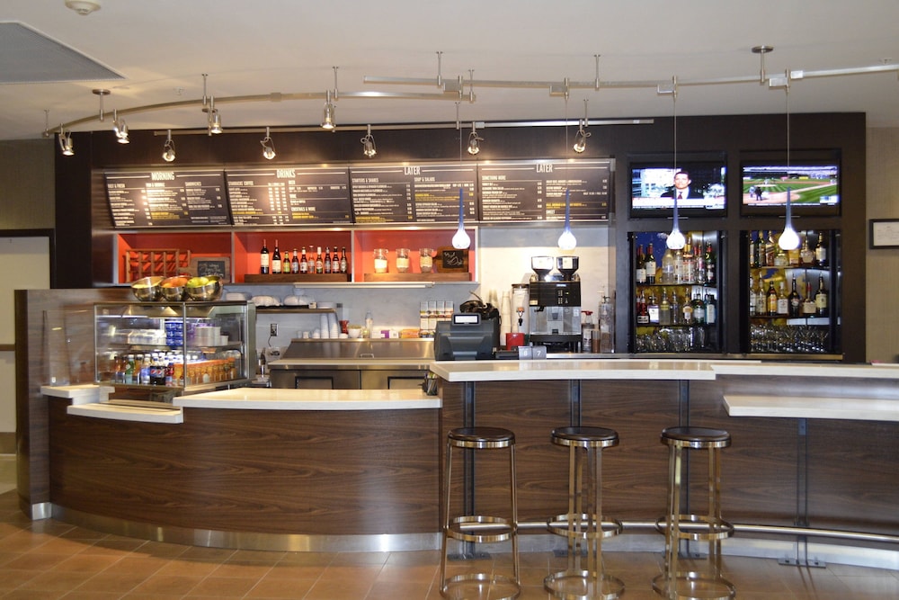 Courtyard by Marriott Winchester Medical Center 37/50