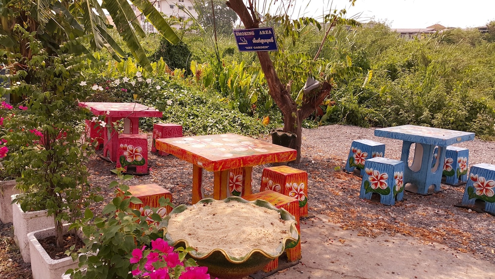 Suansin Art Garden 56/63