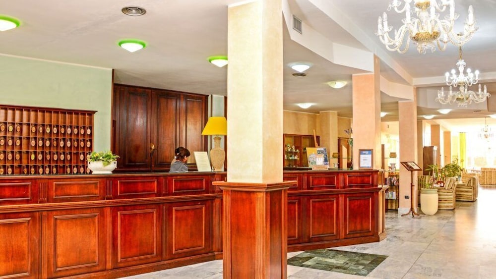 Club Malaspina Hotel and Resort 10/54