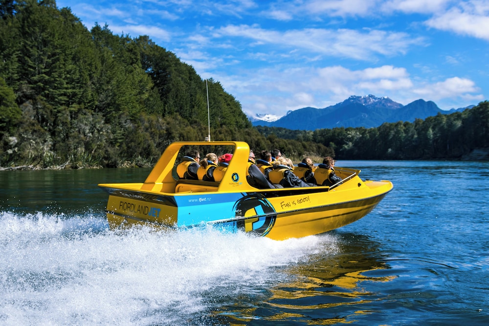 Distinction Te Anau Hotel and Villas 64/68