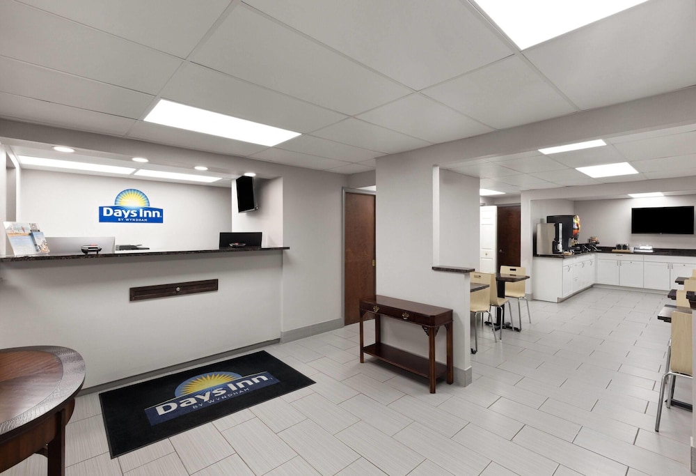 Days Inn by Wyndham Harrisonburg 14/53