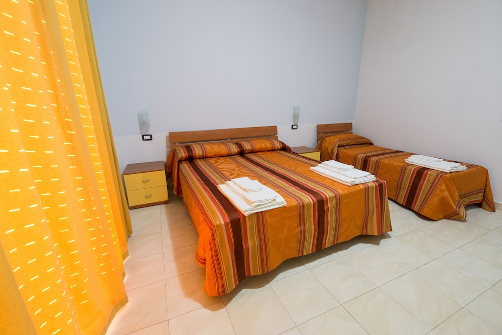 غرفة رباعية بسرير مزدوج وسريرين منفصلين، VILLAGGIO SAN ANTONIO 7/10