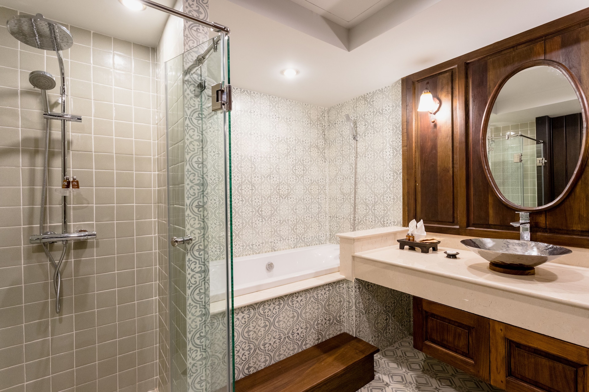 Colonial, Deluxe, Double Bed، Nampiangdin Boutique Hotel 5/5