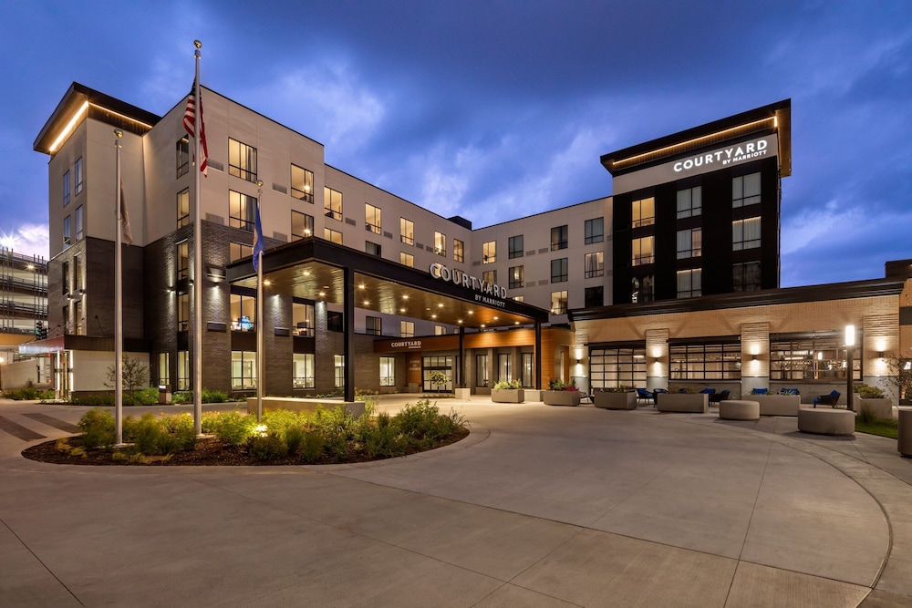 Courtyard by Marriott St. Paul Downtown 40/50
