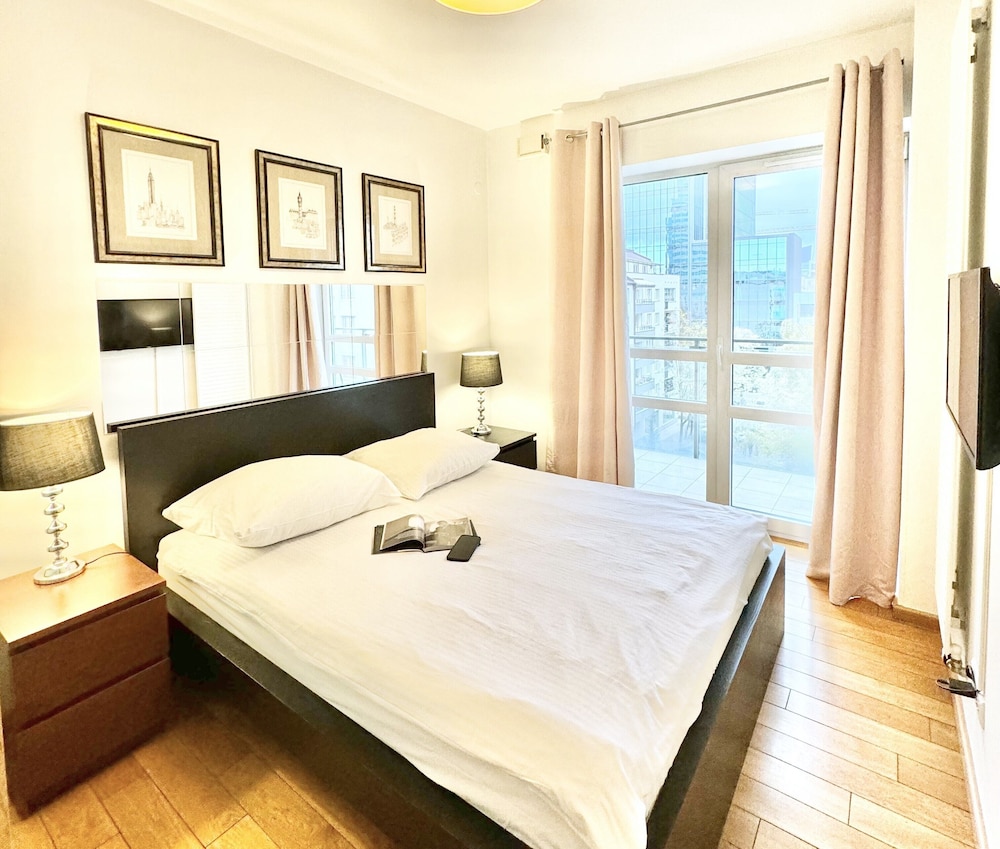 1 BEDROOM, DELUXE, APARTMENT