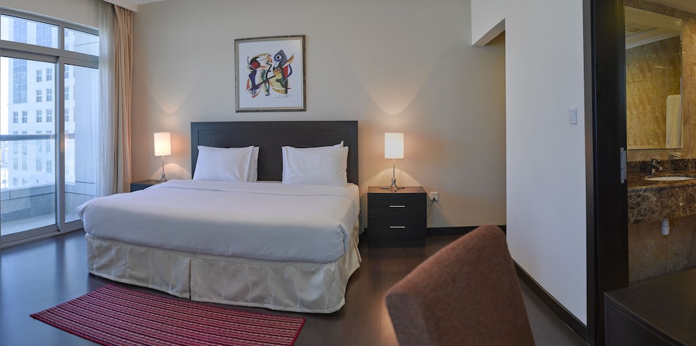 2 BEDROOMS, SUITE, TWIN BEDS, KING BED