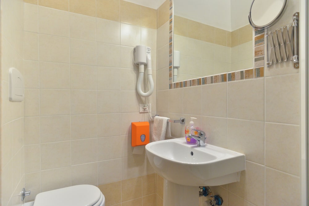 Trani B T Rooms 41/46