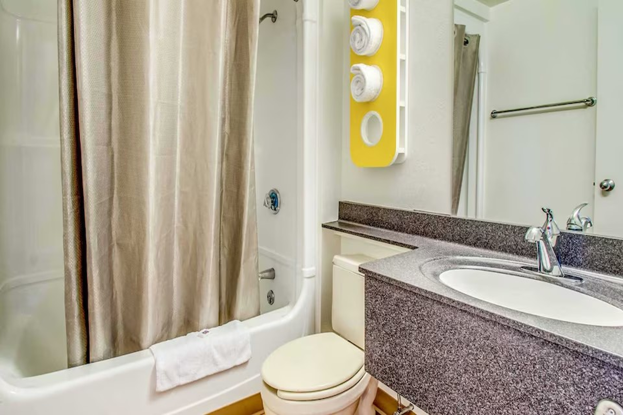 Motel6 Suites Buffalo Amherst, NY 18/18