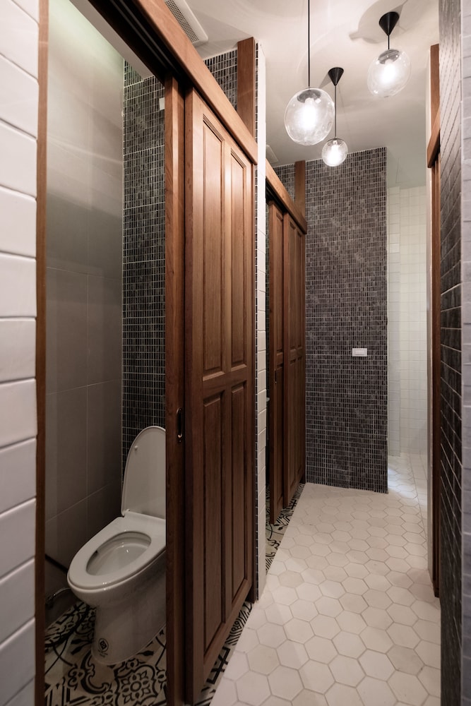 Khunluang Hostel - Adults Only 43/45