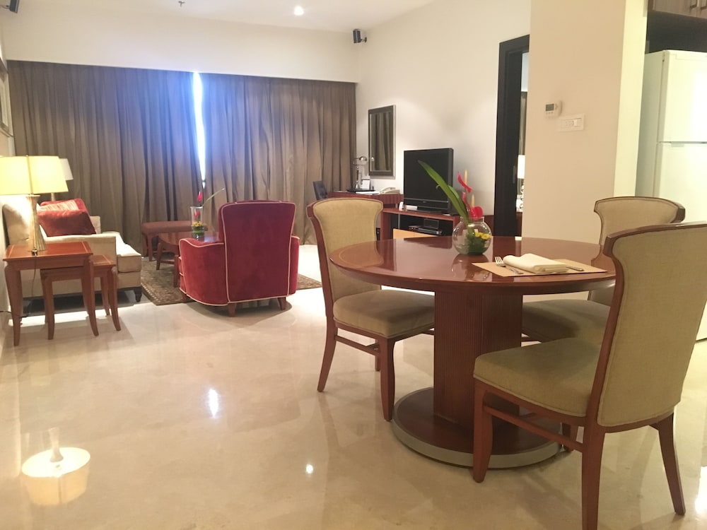 Oakwood Premier Prestige Ub City Bangaluru 53/55