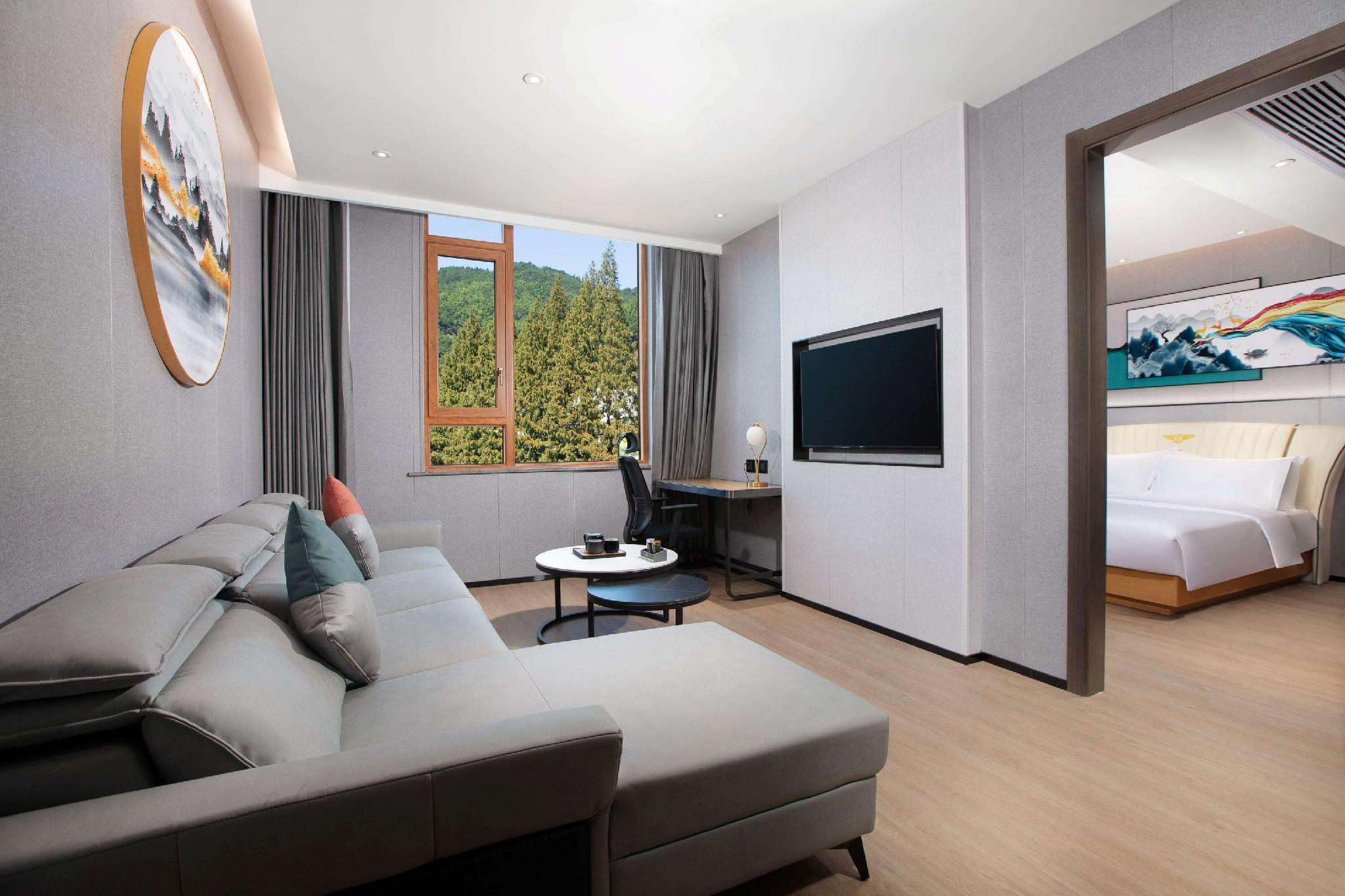 Smart, Suite, King Bed