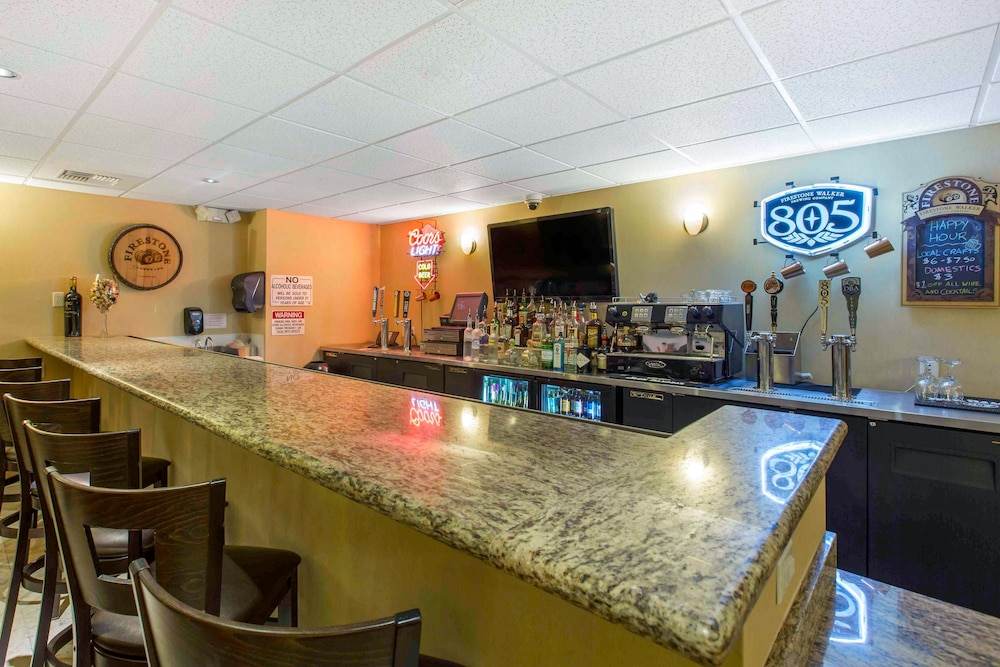 The Oaks Hotel And Suites 37/43