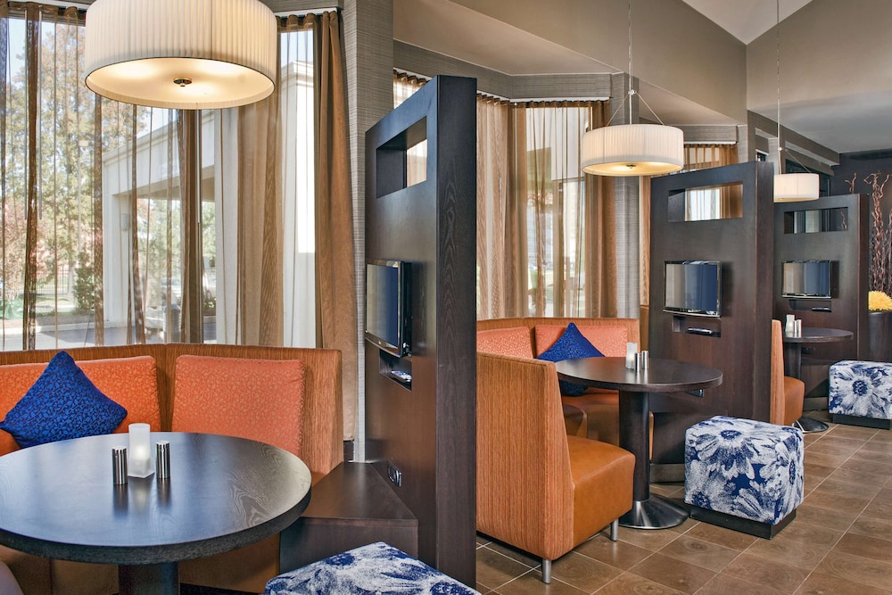 Sonesta Select Philadelphia Airport 37/54