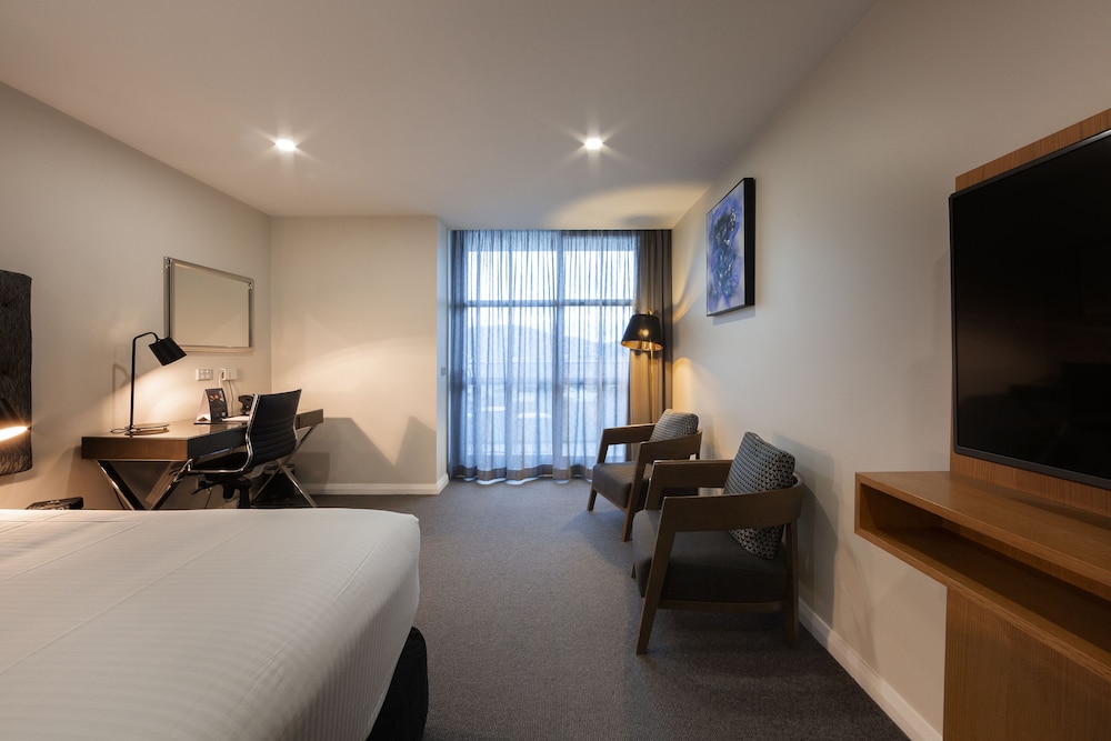 AVENUE HOTEL CANBERRA 17/59