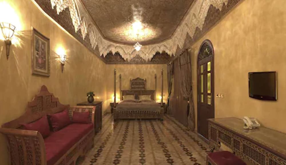 MUMTAZ MAHAL 30/37