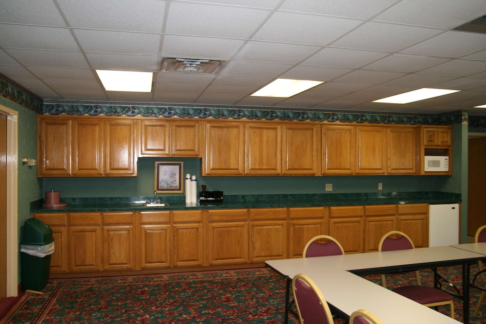 Hampton Inn Russellville 12/53