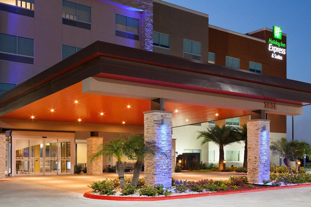 Holiday Inn Express And Suites Edinburg Mcallen Area 1/51