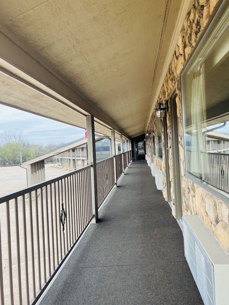 Best Western Stroud Motor Lodge 30/34