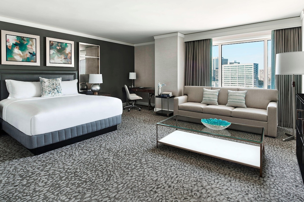 Studio, Suite, King Bed, Sofa, Accessible