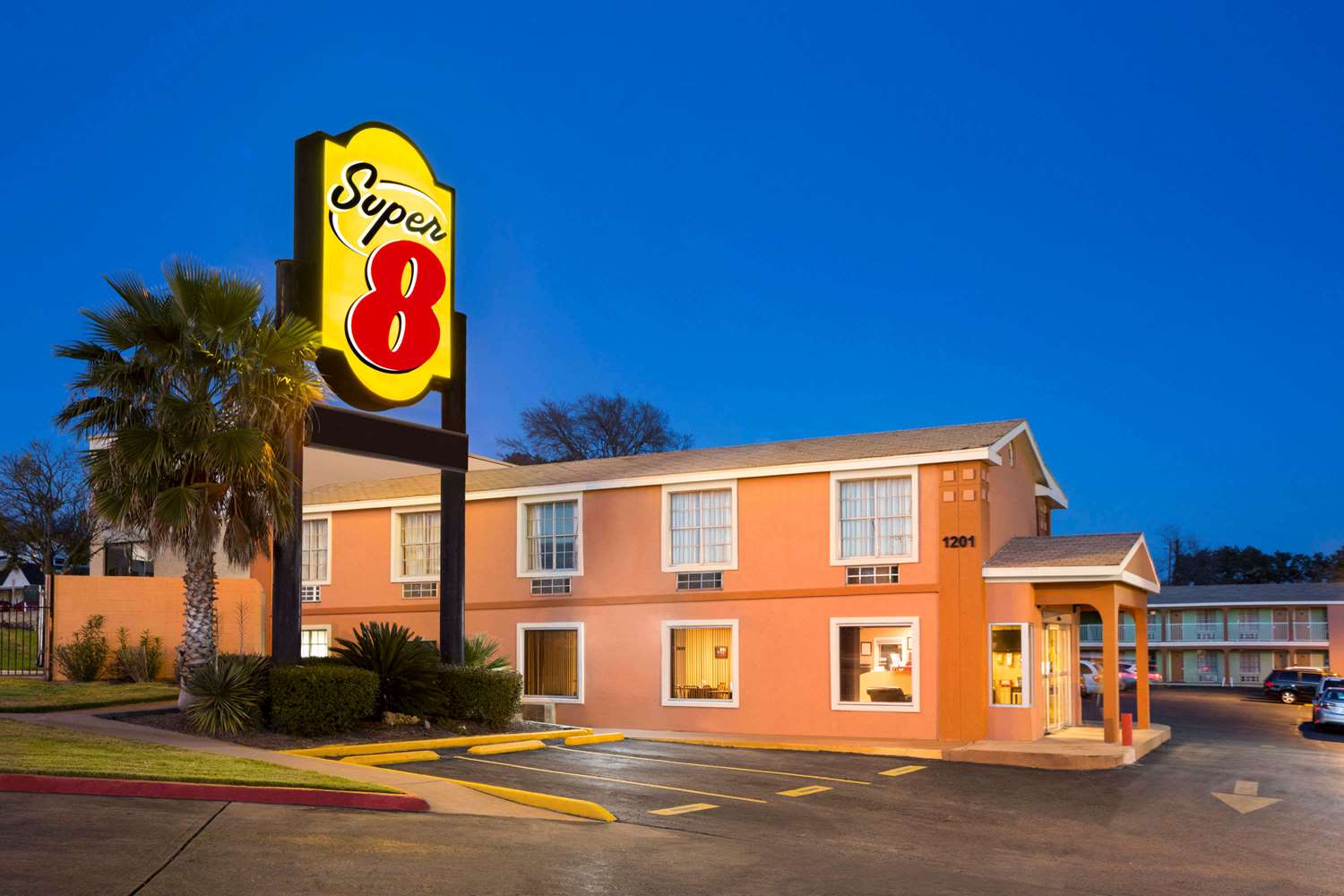 Super 8 By Wyndham Austin Downtown/Capitol Area 4/23