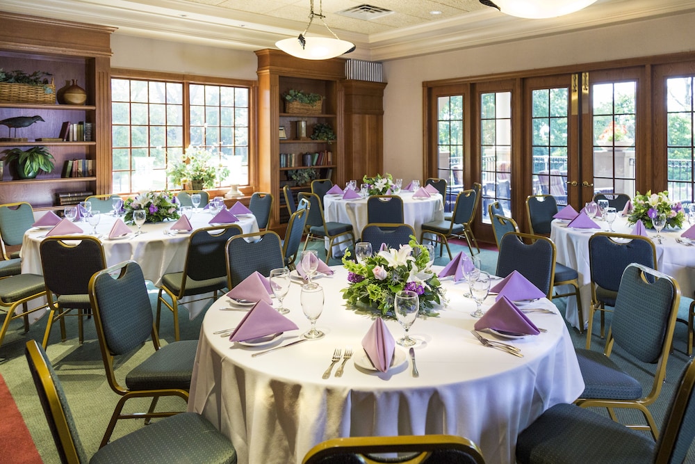 The Boulevard Inn and Bistro 35/48