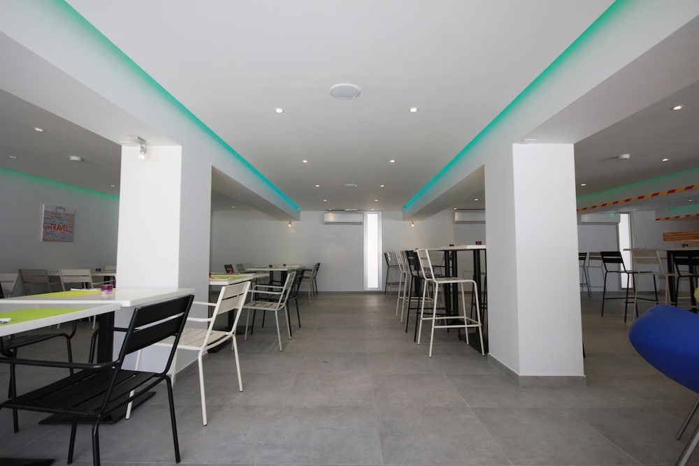 Sea CleoNapa Hotel 20/25