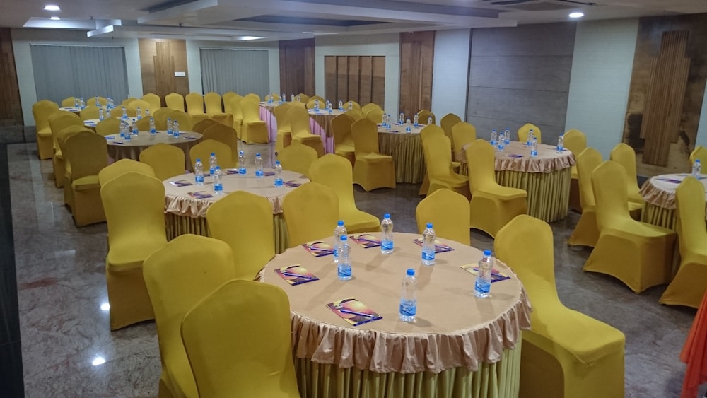 Rosewood International Hotel 35/50