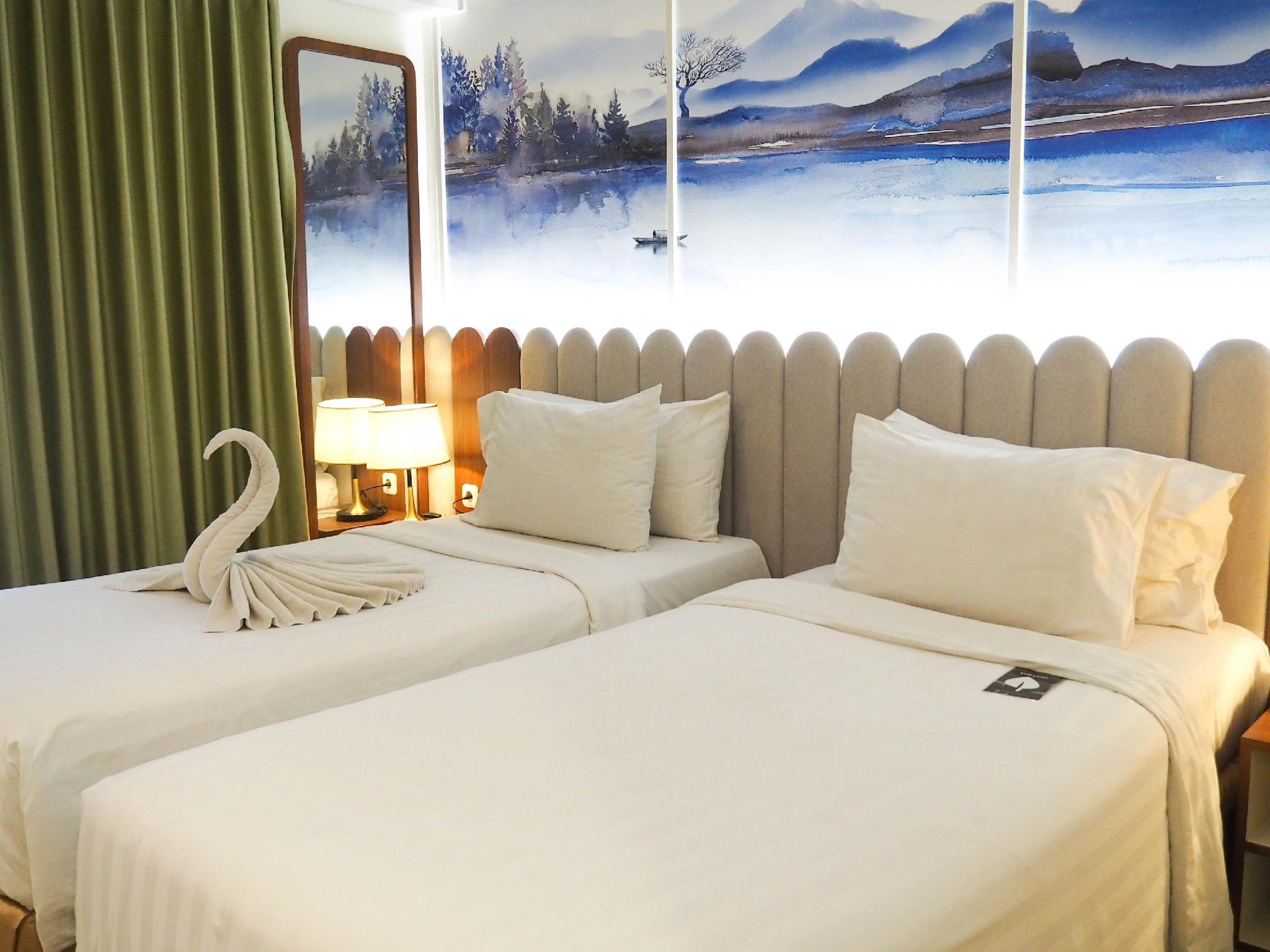 Renovated, Deluxe, Twin Beds