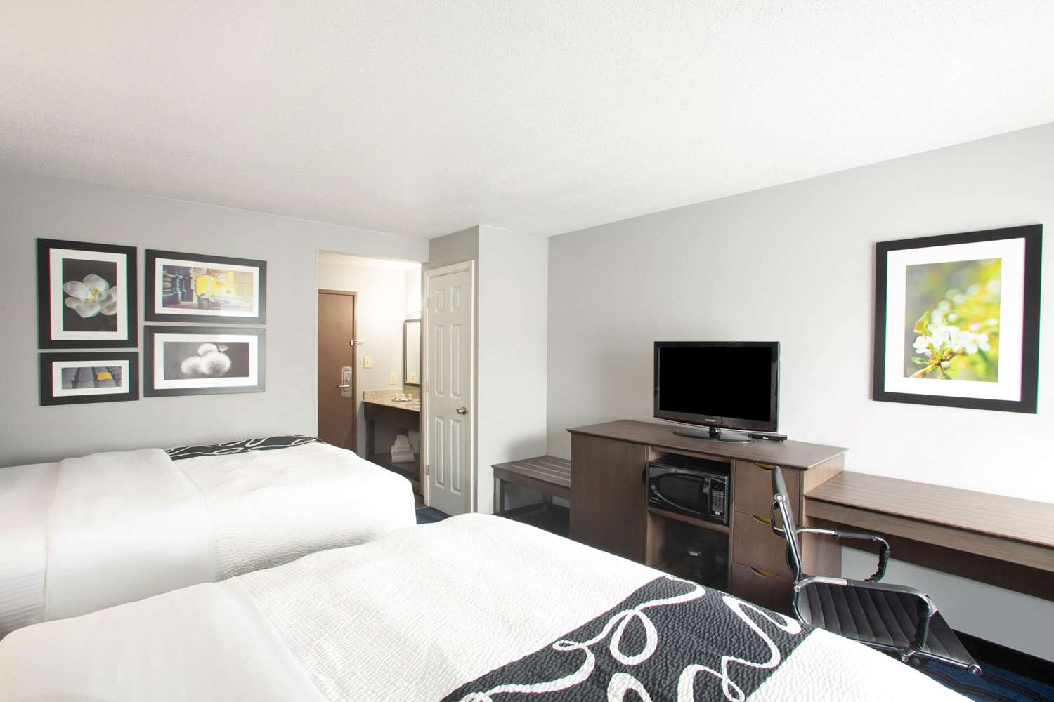 La Quinta Inn St Louis Hazelwood Airport North 19/59
