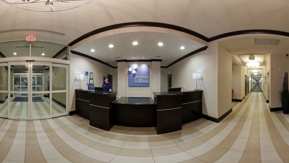 Holiday Inn Express Augusta North 9/53