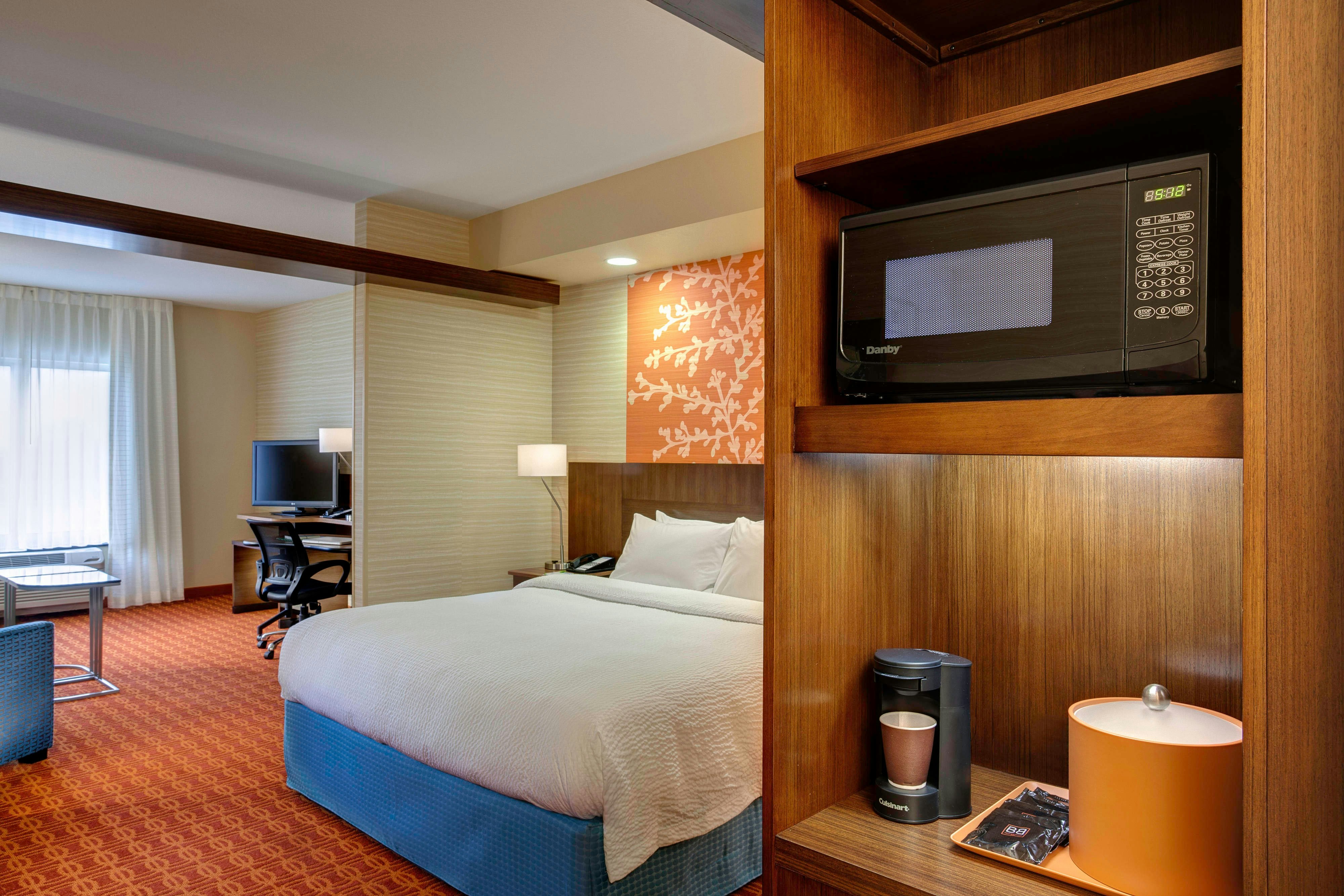 Fairfield Inn Suites Hutchinson 9/24
