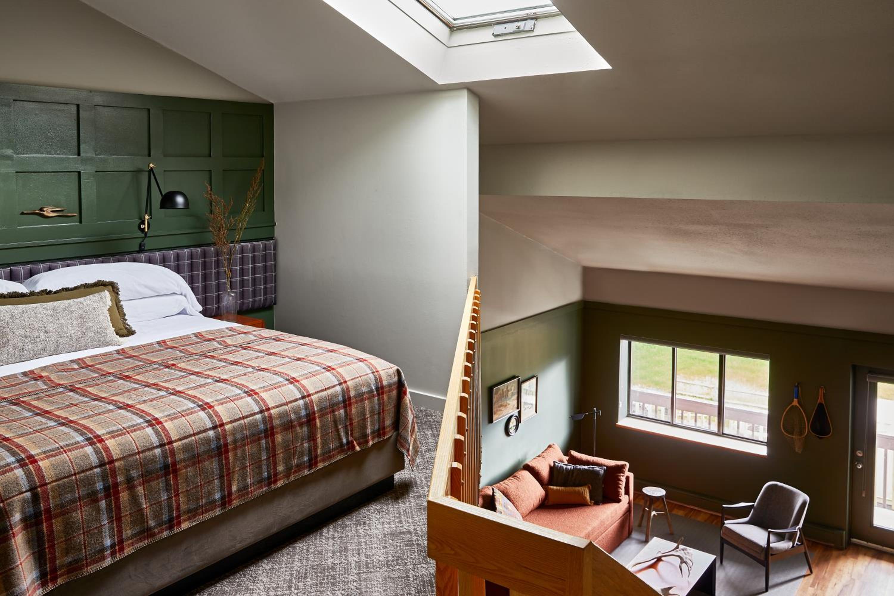 Loft, Suite, King Bed, Mountain View