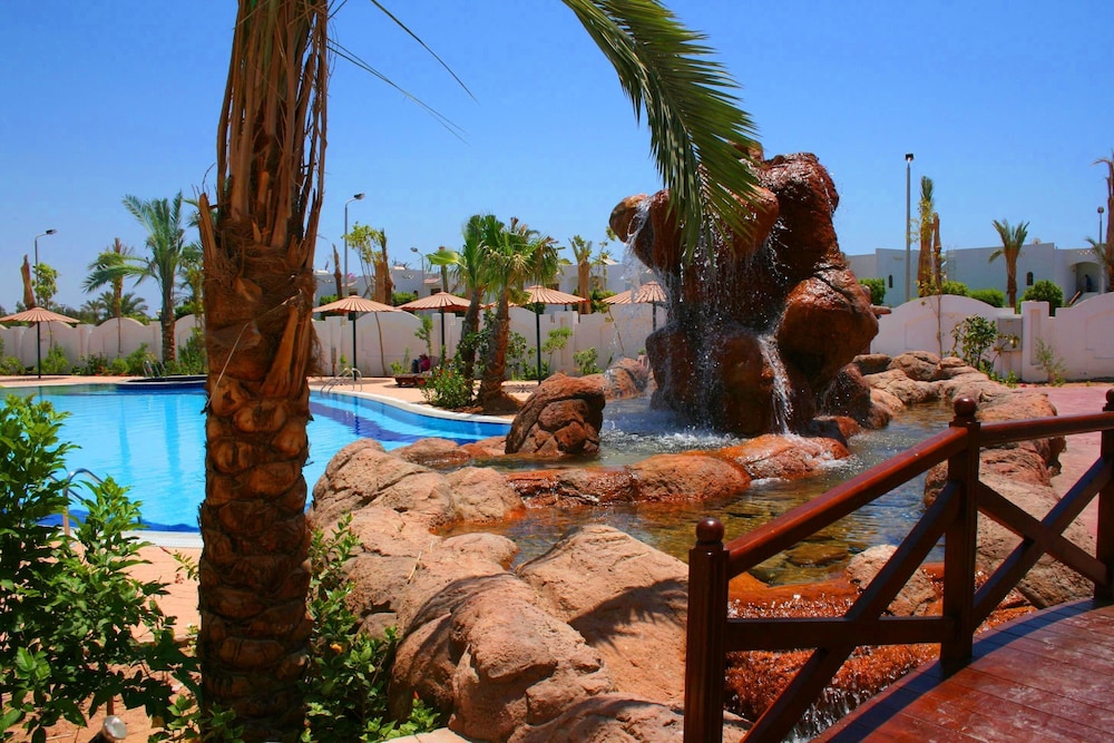 swimming pool spa