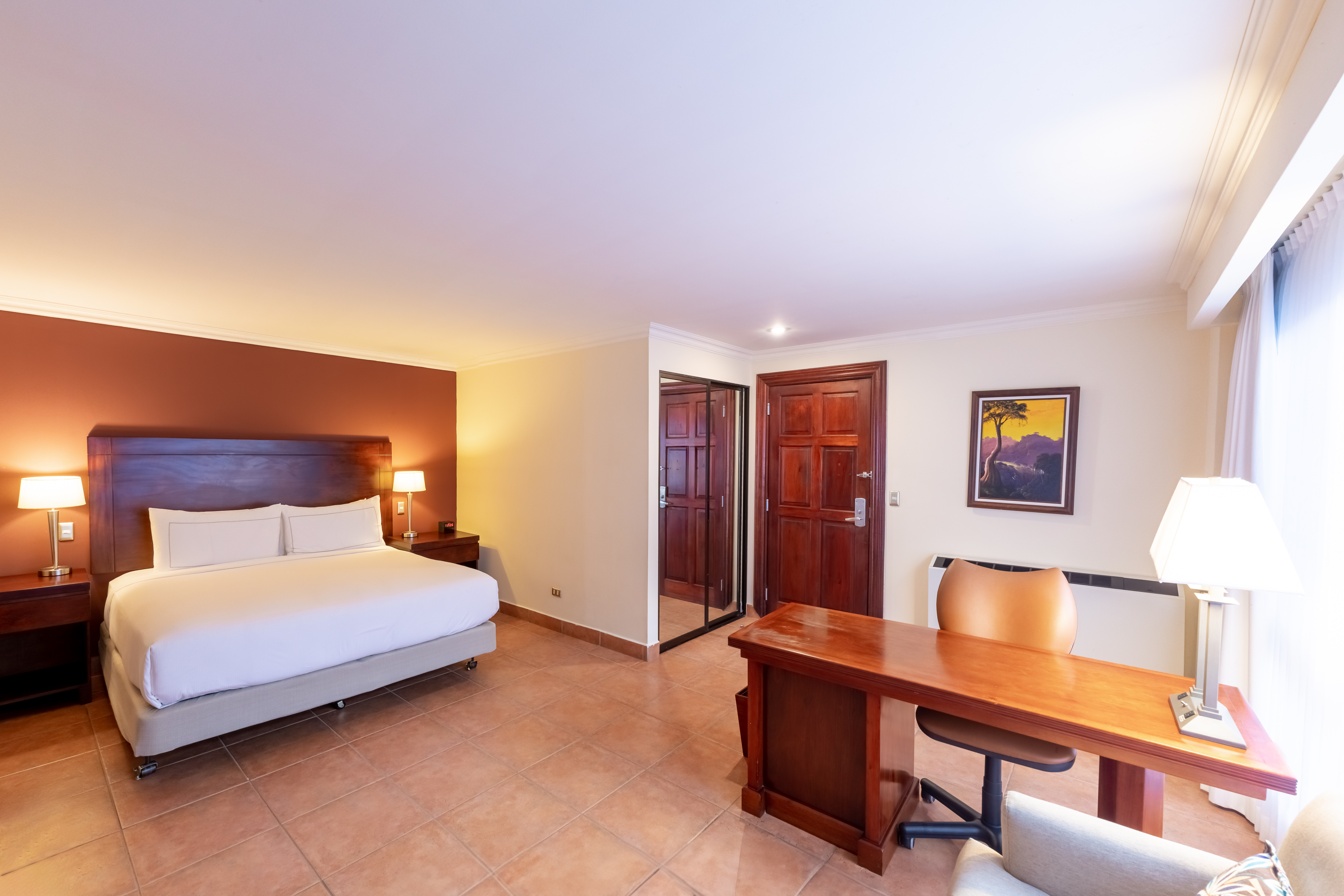 EXECUTIVE, KING BED, BALCONY, LOUNGE ACCESS