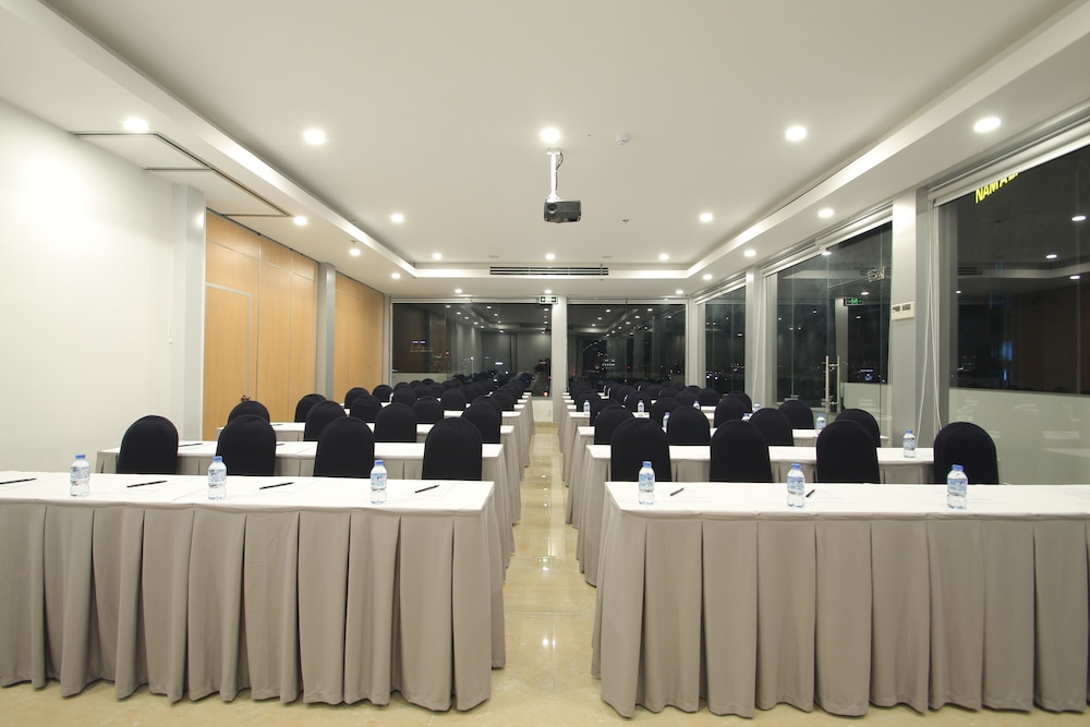 Acnos Grand Hotel 29/33