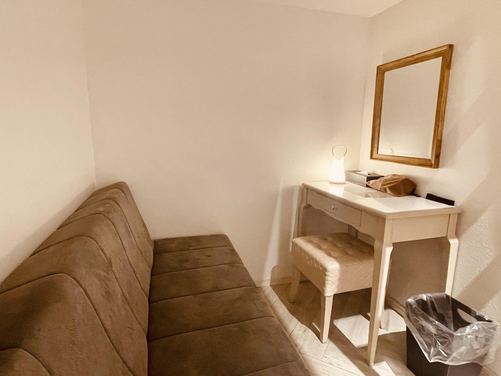 Phoenix Park Hotel 89/100