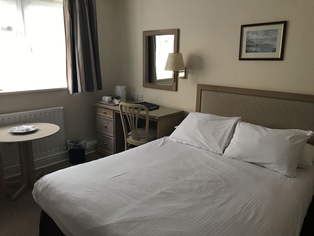 Penmere Manor Hotel 4/46