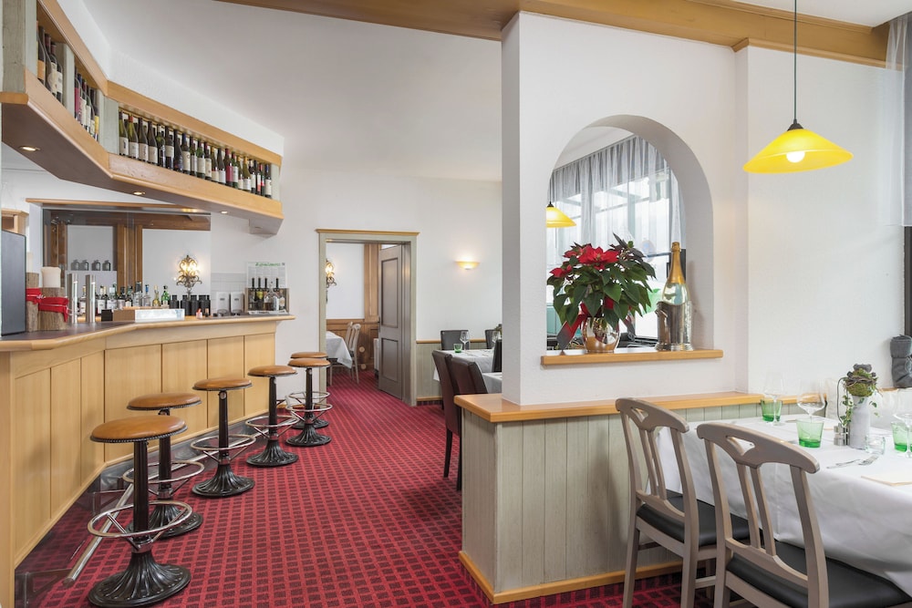 Alpine Club Resort 64/78