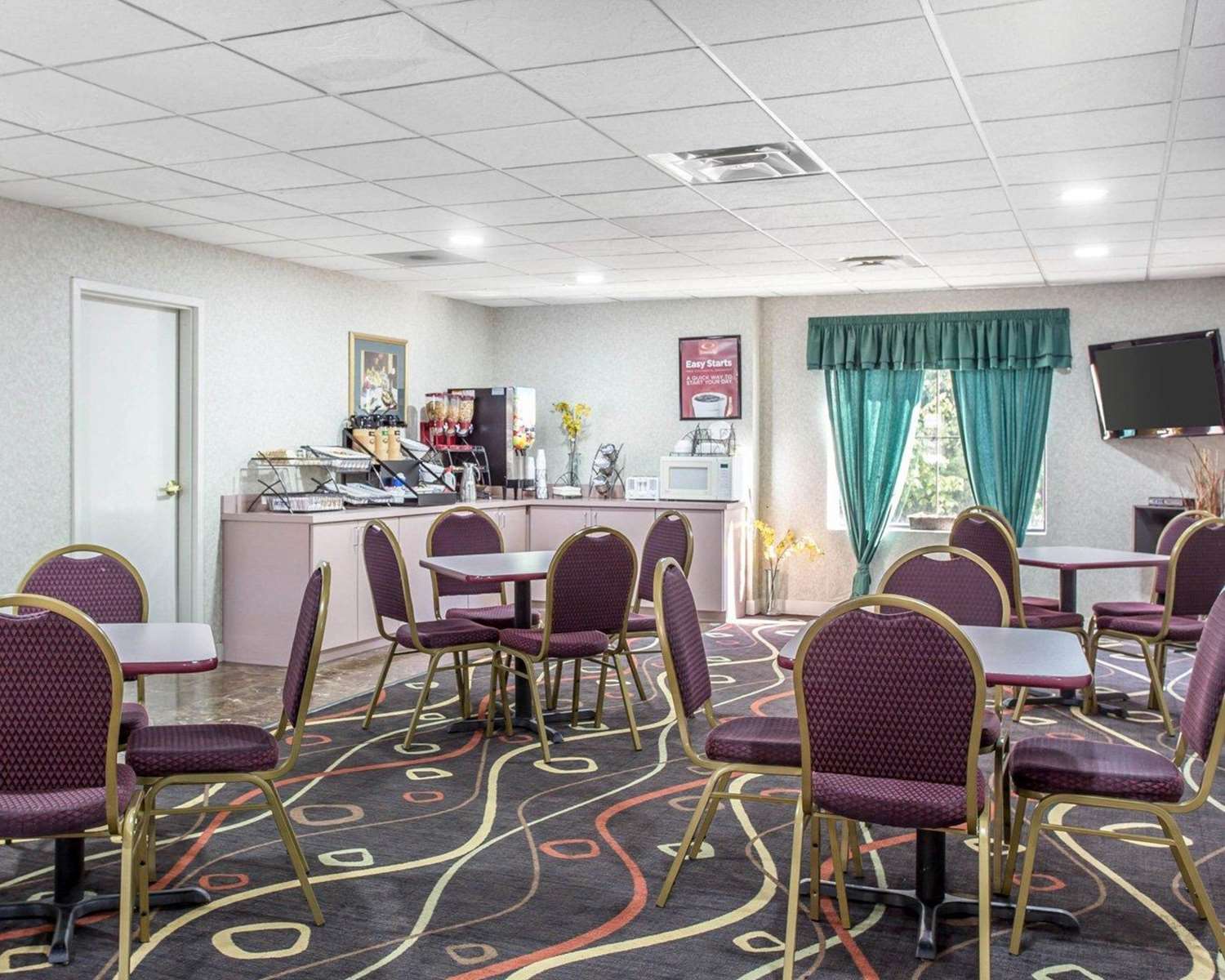 Econo Lodge Inn & Suites Marietta near Dobbins ARB 39/45