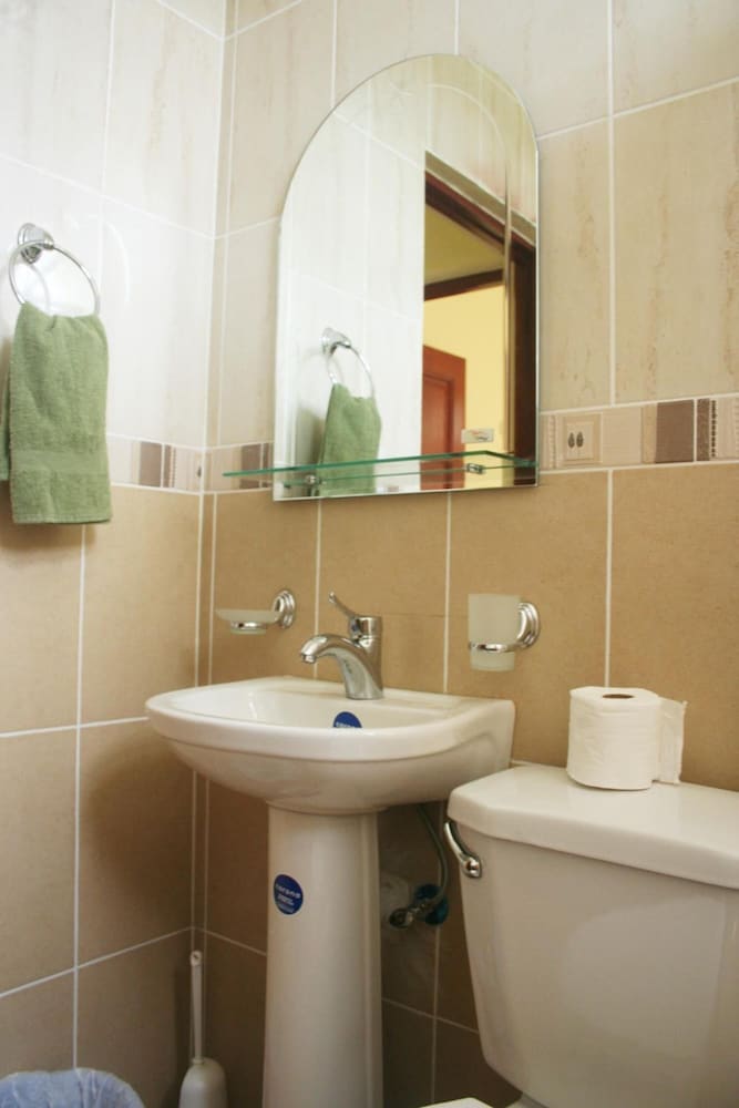 2 Bedrooms, Family, Apartment, 2 Double Beds, Beach Side, Kitchen، Costambar 5/6
