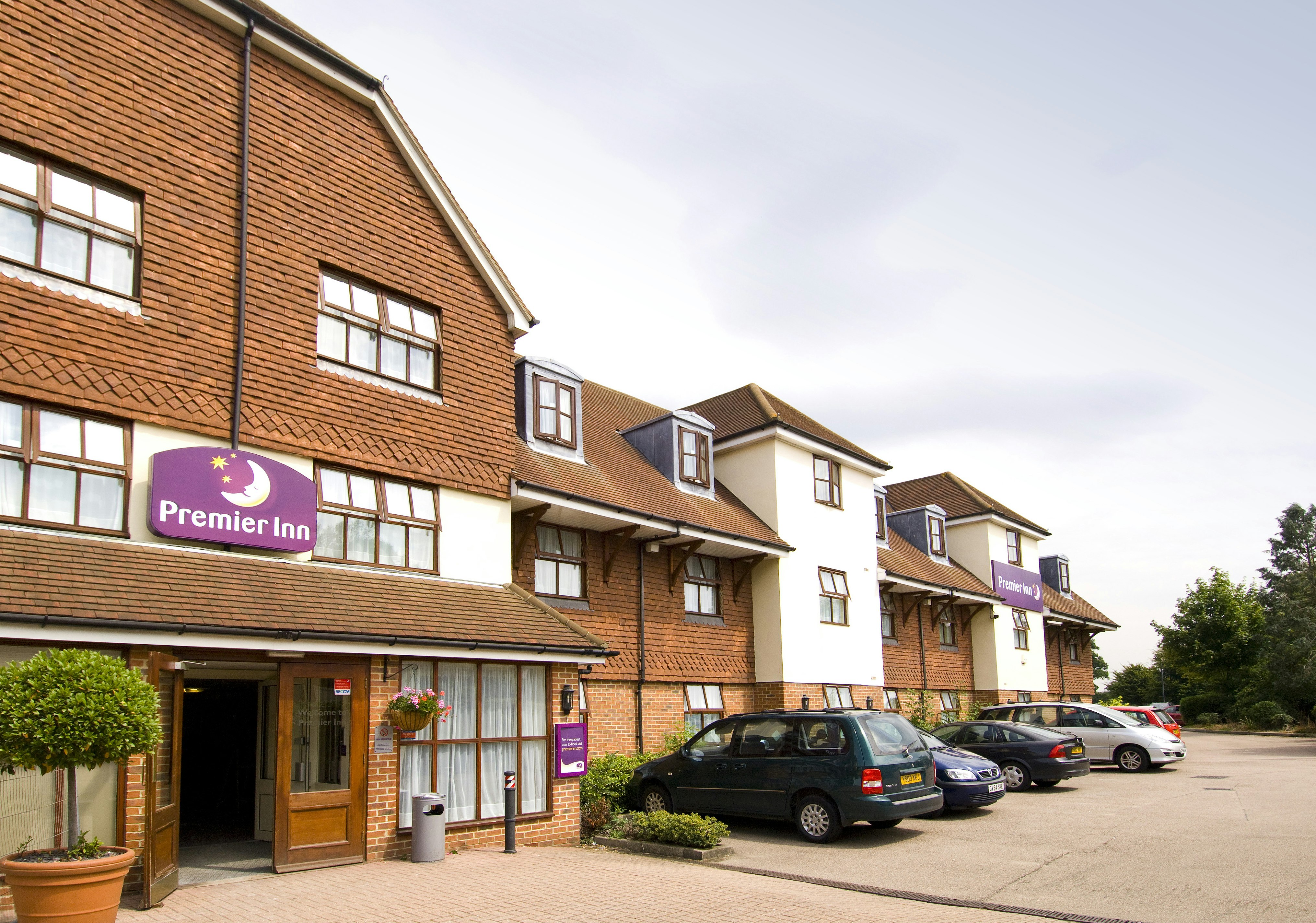 Premier Inn London Gatwick Airport South (London Road) 14/16