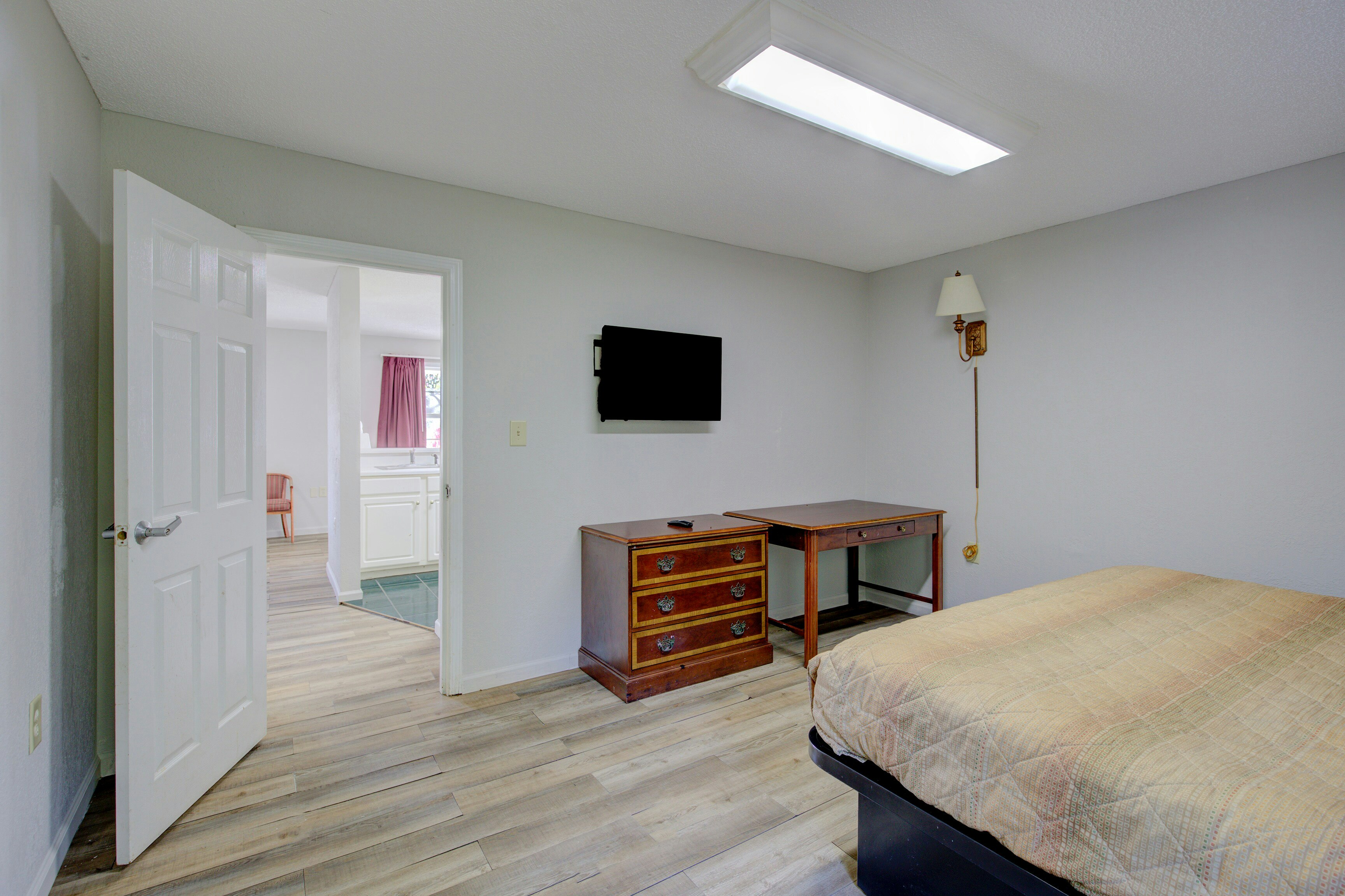 Plantation Inn & Suites Near Locust Grove I 75 21/34