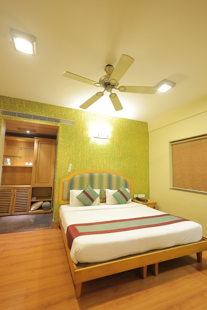 HOTEL SUDESH TOWER 17/37