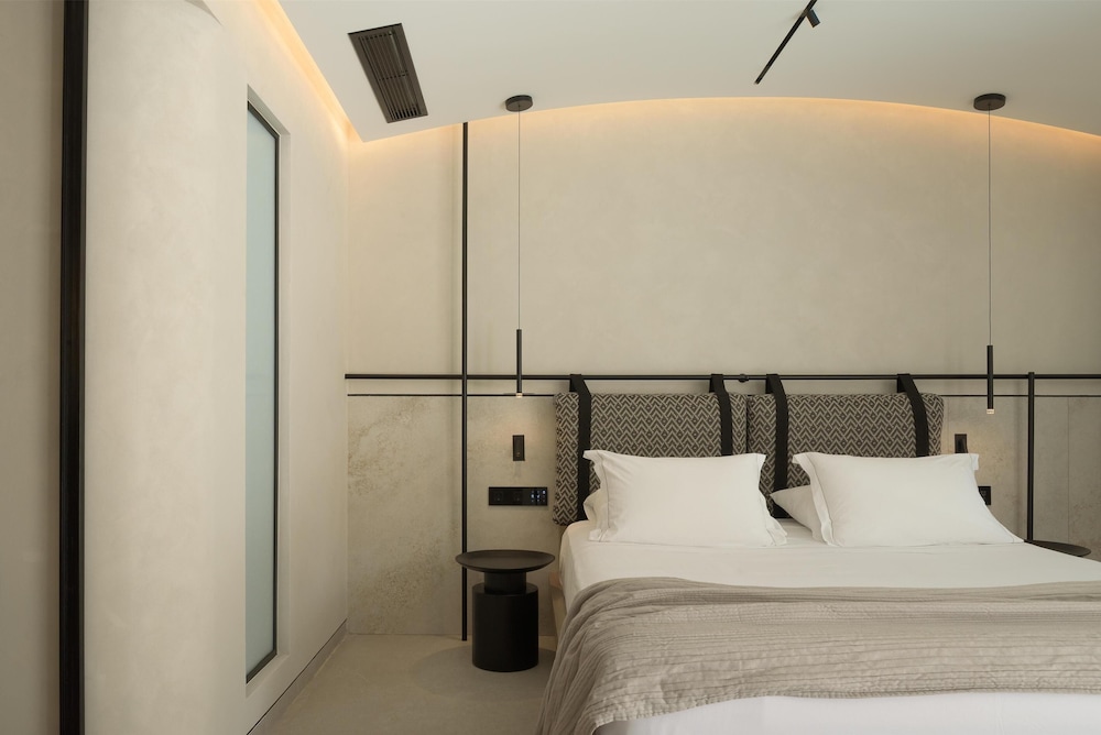 Swim Up, Suite, Double Bed, Sofa, Private Pool، Theartemis Palace 2/10
