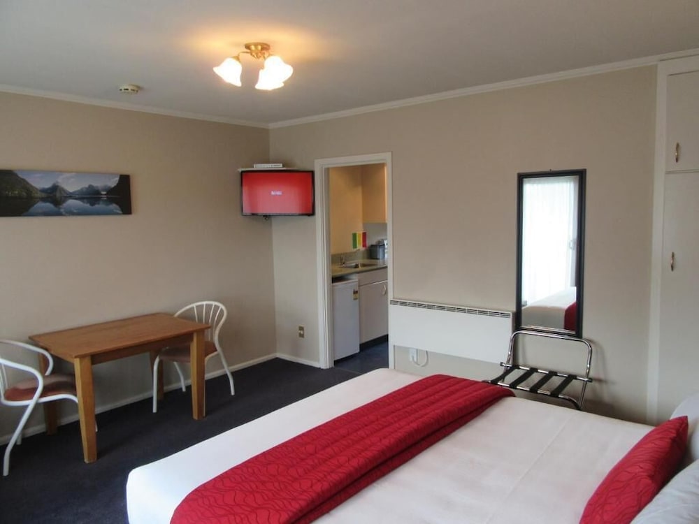 Parklands Motor Lodge 35/65