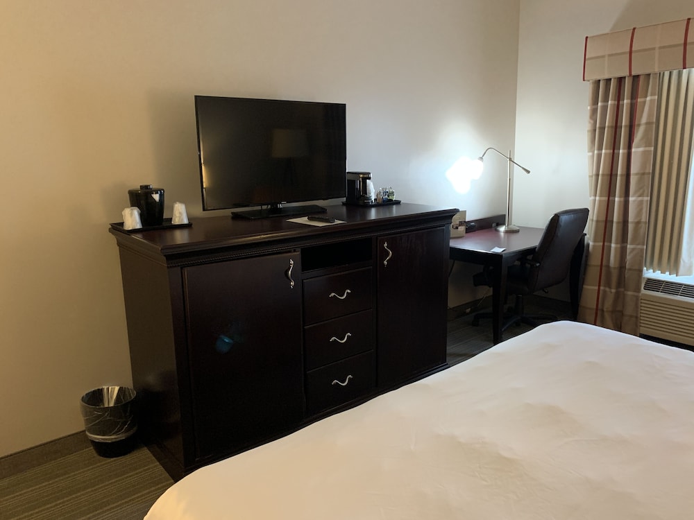Country Inn & Suites By Radisson Kearney NE 33/37